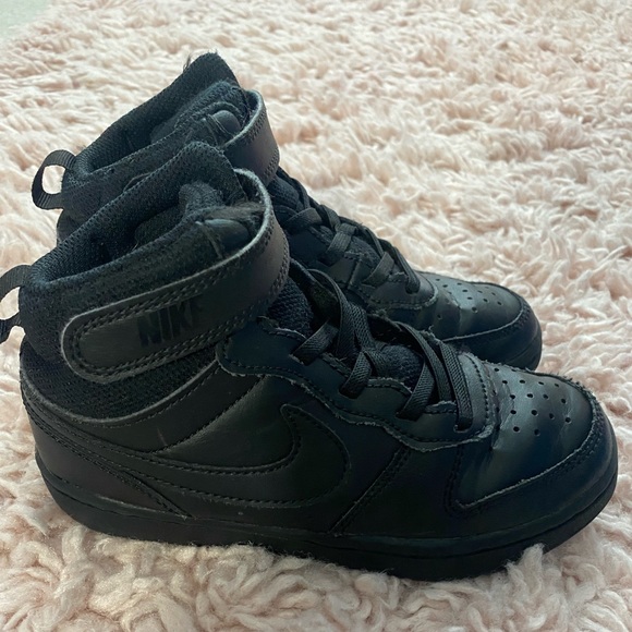 High top Nike sneakers - Picture 2 of 3